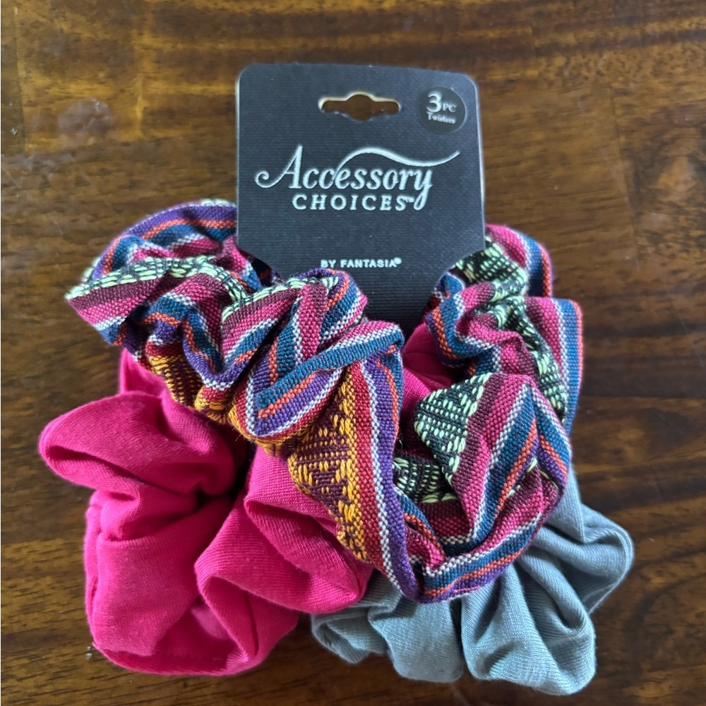 3 Piece Ladies Twister Scrunchie set NWT Pink/Grey/Multicolor